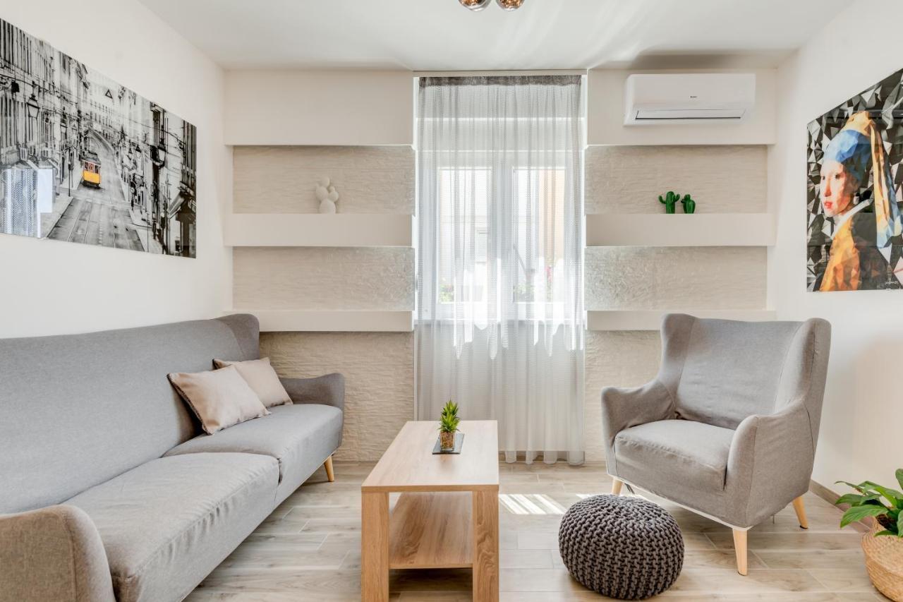 Sunny 4**** Luxury Apart With Garden In Center Apartman Trogir Kültér fotó