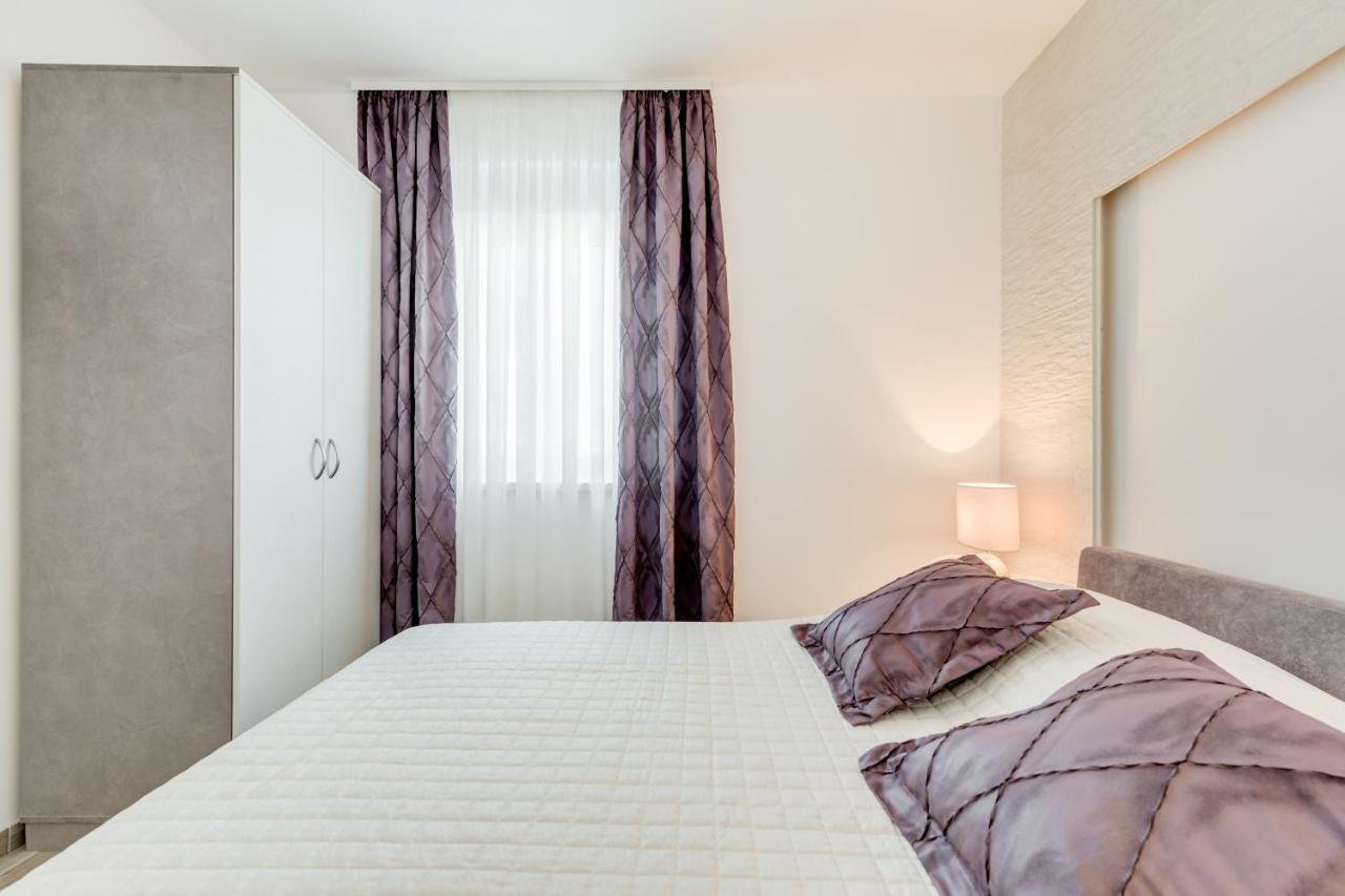 Sunny 4**** Luxury Apart With Garden In Center Apartman Trogir Kültér fotó