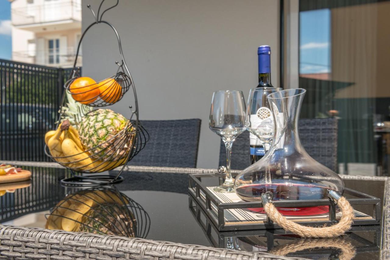 Sunny 4**** Luxury Apart With Garden In Center Apartman Trogir Kültér fotó