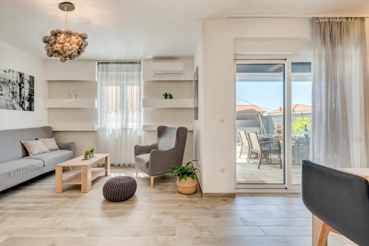 Sunny 4**** Luxury Apart With Garden In Center Apartman Trogir Kültér fotó