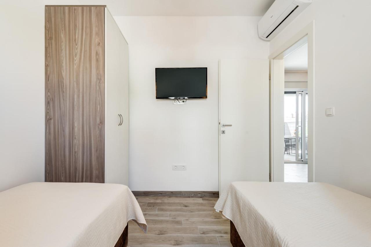 Sunny 4**** Luxury Apart With Garden In Center Apartman Trogir Kültér fotó