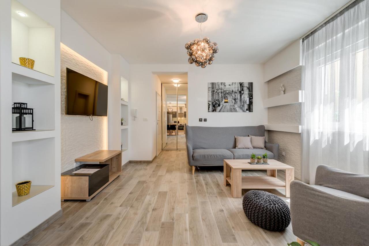 Sunny 4**** Luxury Apart With Garden In Center Apartman Trogir Kültér fotó