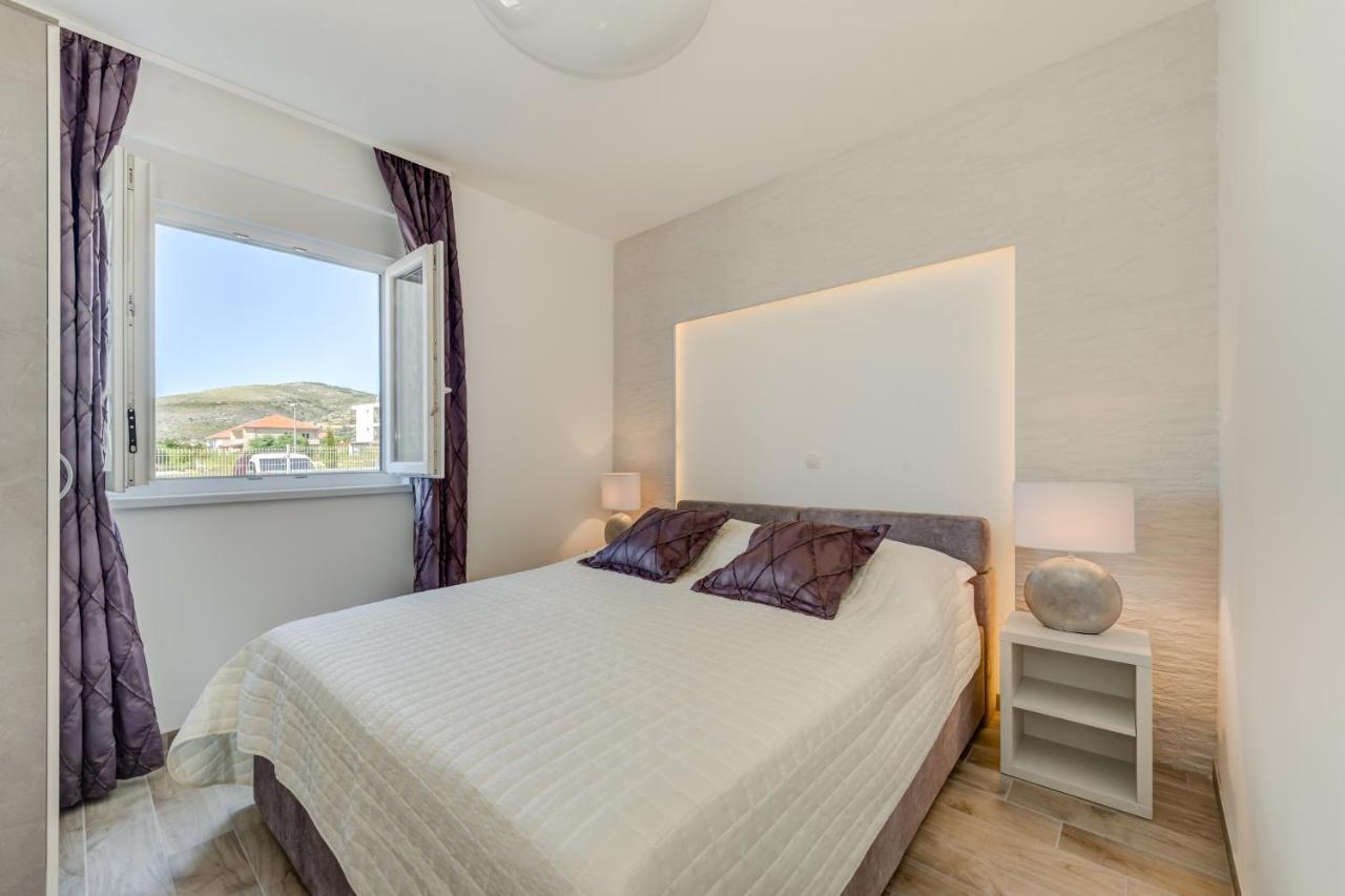 Sunny 4**** Luxury Apart With Garden In Center Apartman Trogir Kültér fotó