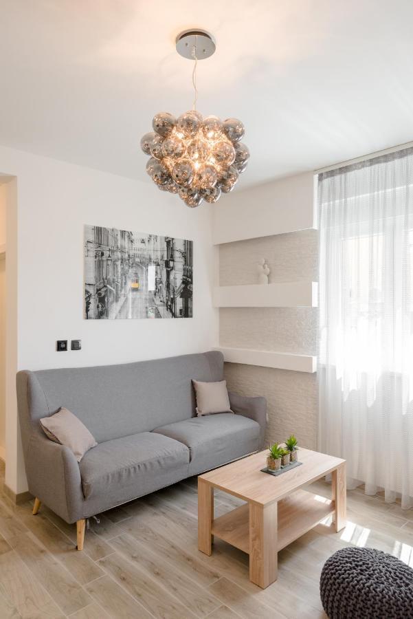 Sunny 4**** Luxury Apart With Garden In Center Apartman Trogir Kültér fotó