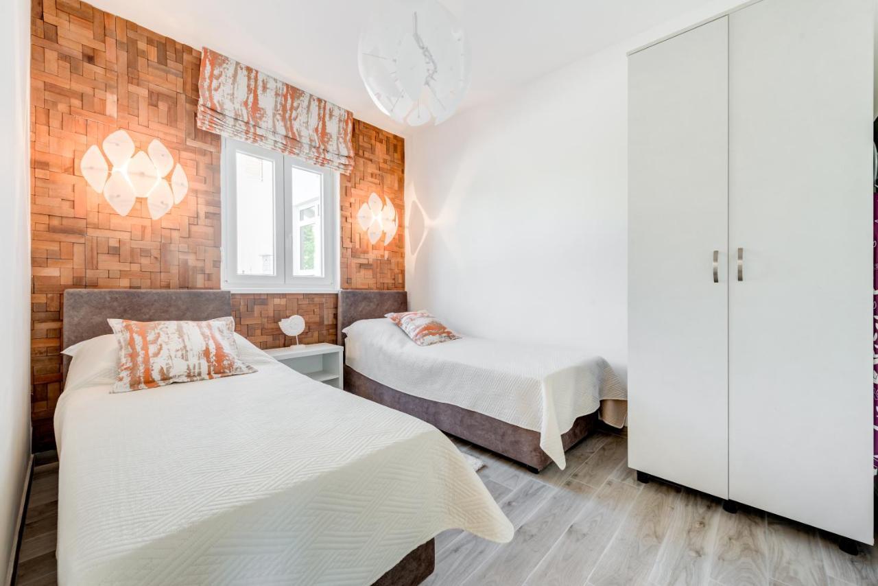 Sunny 4**** Luxury Apart With Garden In Center Apartman Trogir Kültér fotó